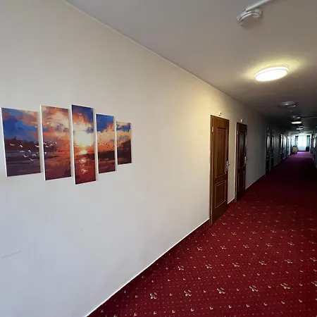 горна баня Хотел София